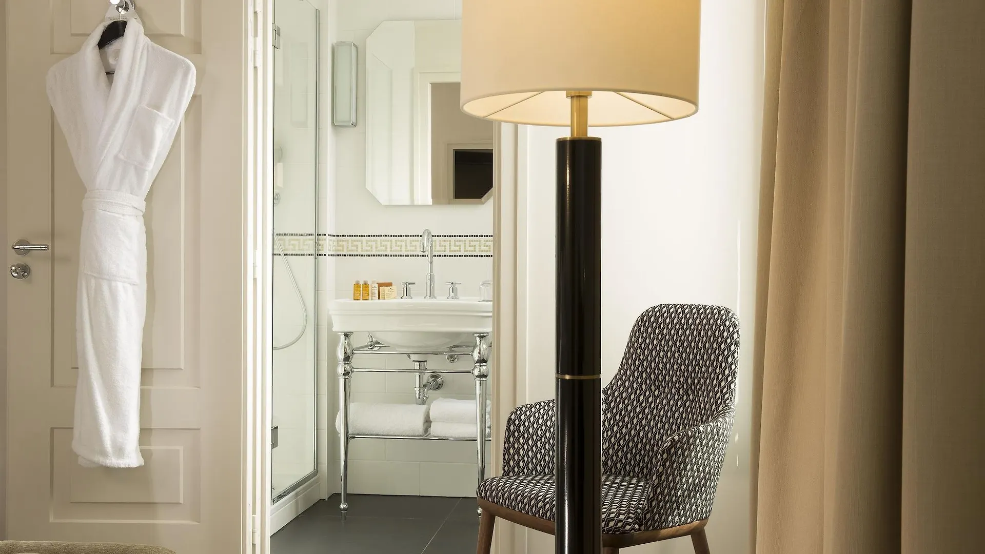 Le Tsuba Hotel