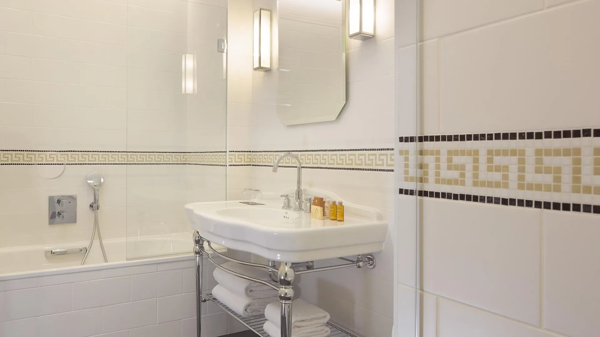 Hotel Le Tsuba Parigi