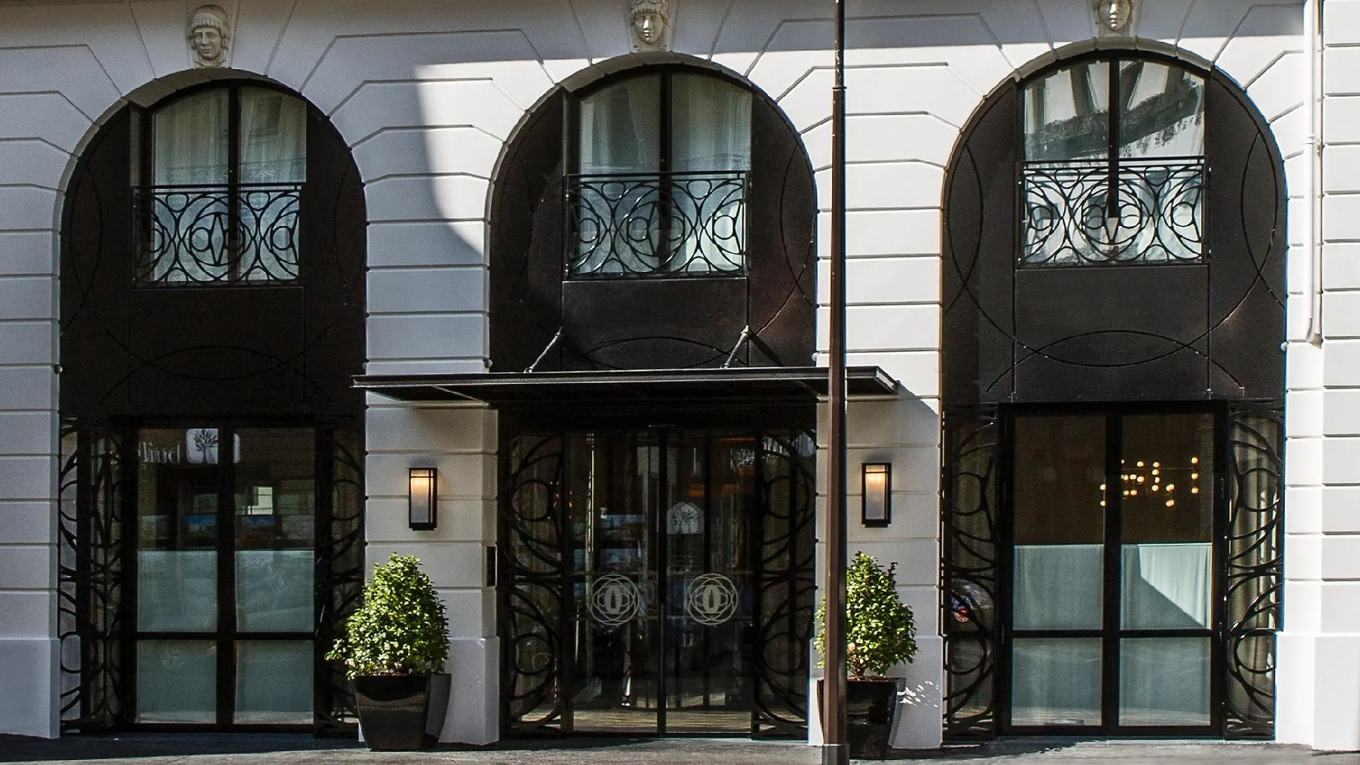 Le Tsuba Hotel